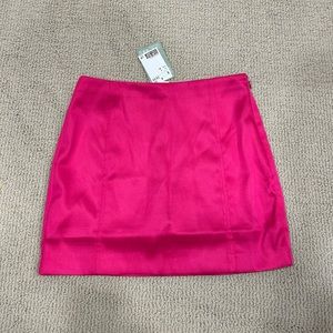 NWT Bright pink satin skirt size 4